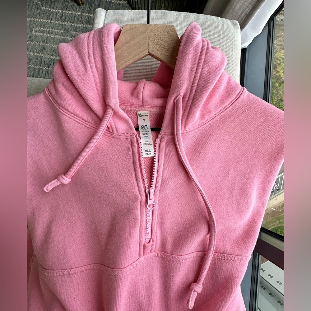 Alo Yoga Stadium Half-Zip in Macaron Pink, Size Small - Picture 13 of 15